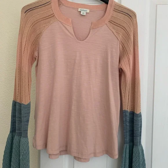 Beautiful SUNDANCE crochet bell sleeved t shirt top blouse - Picture 4 of 8